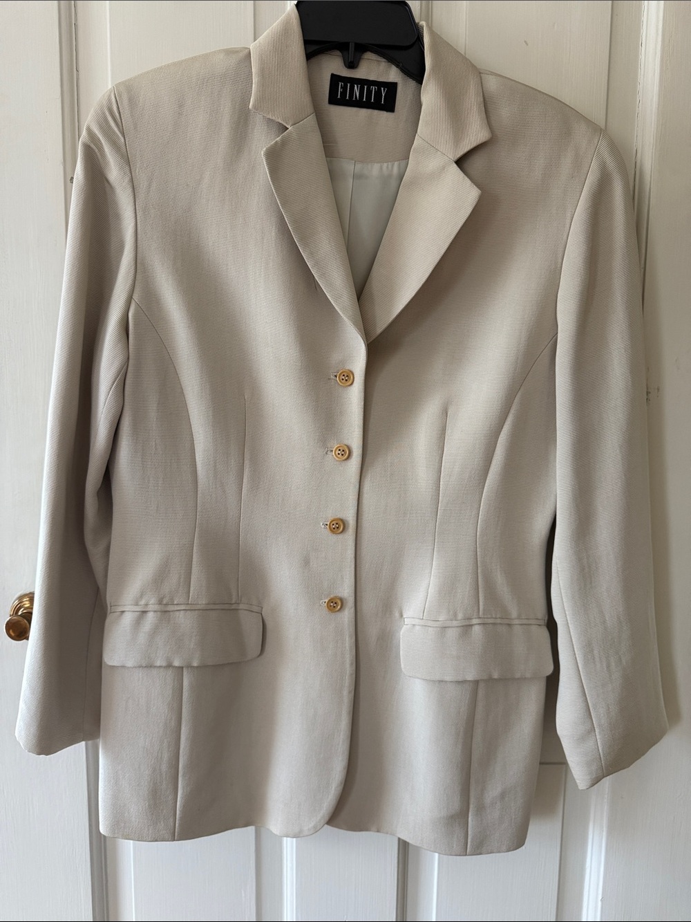 Finity Cream Tailored Single-Breasted Blazer